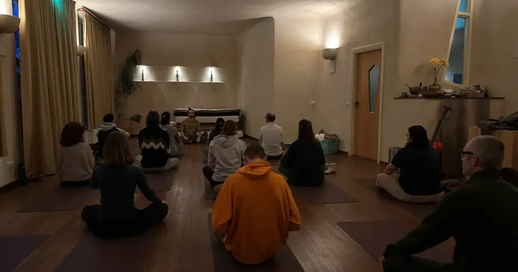 Préparation corporelle avant une expérience psychédélique par la respiration et l’apaisement du système nerveux