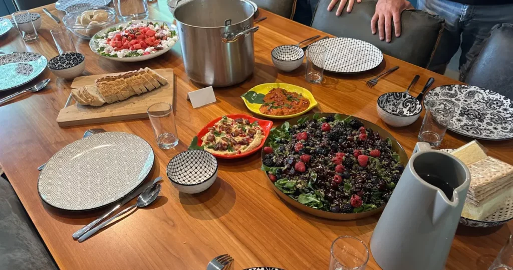 Repas léger et végétarien lors de la préparation à une expérience psychédélique encadrée